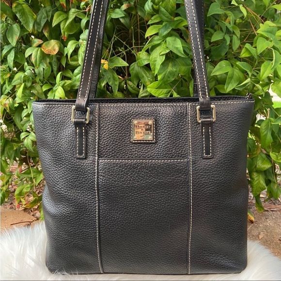Dooney & Bourke Handbags - • DOONEY & BOURKE Black Leather Lexington Shopper Tote Shoulder Bag